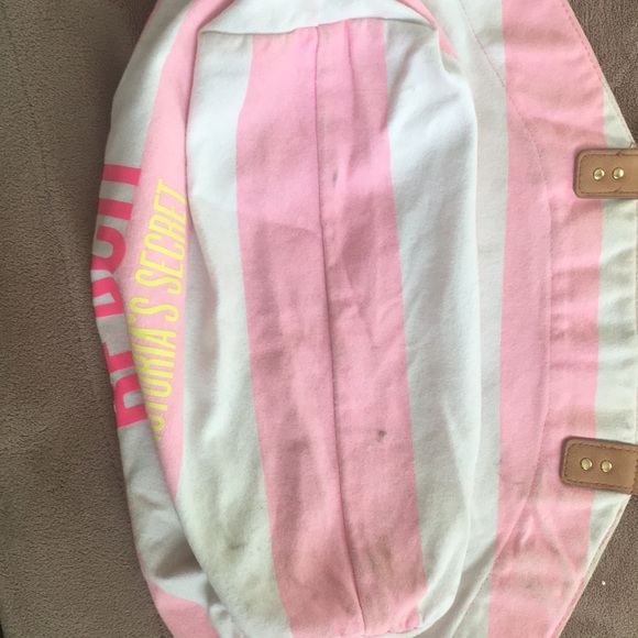 Victoria’s Secret beach bag - Picture 3 of 3